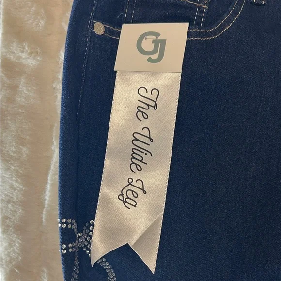 GOGO Jeans Mid-Rise Wide Leg Women's Jeans W/ Rhinestone Bows - Picture 11 of 13
